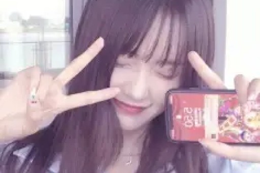 谢娜成都演唱会想看人数超35万艺人跨界为何引争议