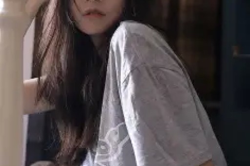 网红黄一鸣账号被封：从自曝未婚生女到遛狗冲突网红生涯大翻车