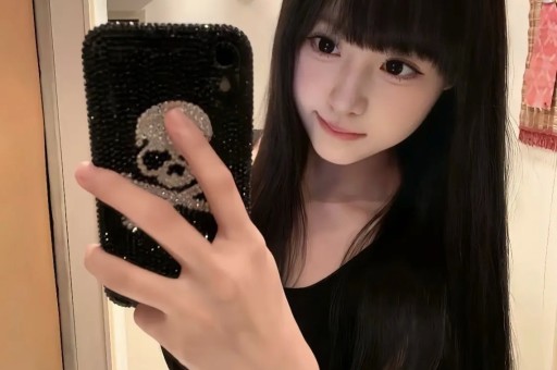 曝瓜妈拿离婚恶意炒作辱骂柳岩景甜是黑木耳好友cc翻脸爆黑料