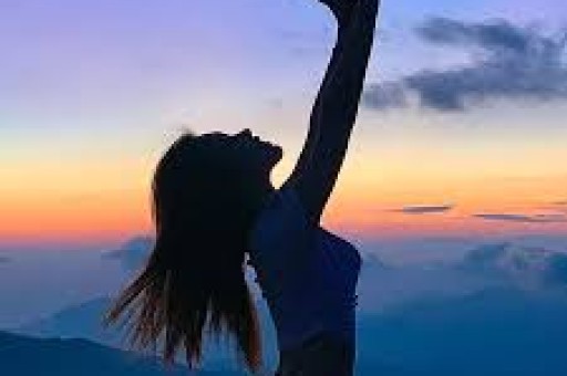 断更五个月首度发声！网红董赤赤坦言患上抑郁症遭导演恶意引导